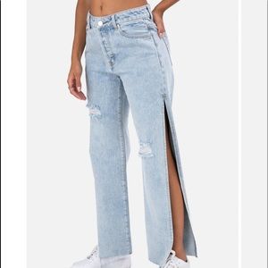 Adika Bernisse Side-Slit Jeans